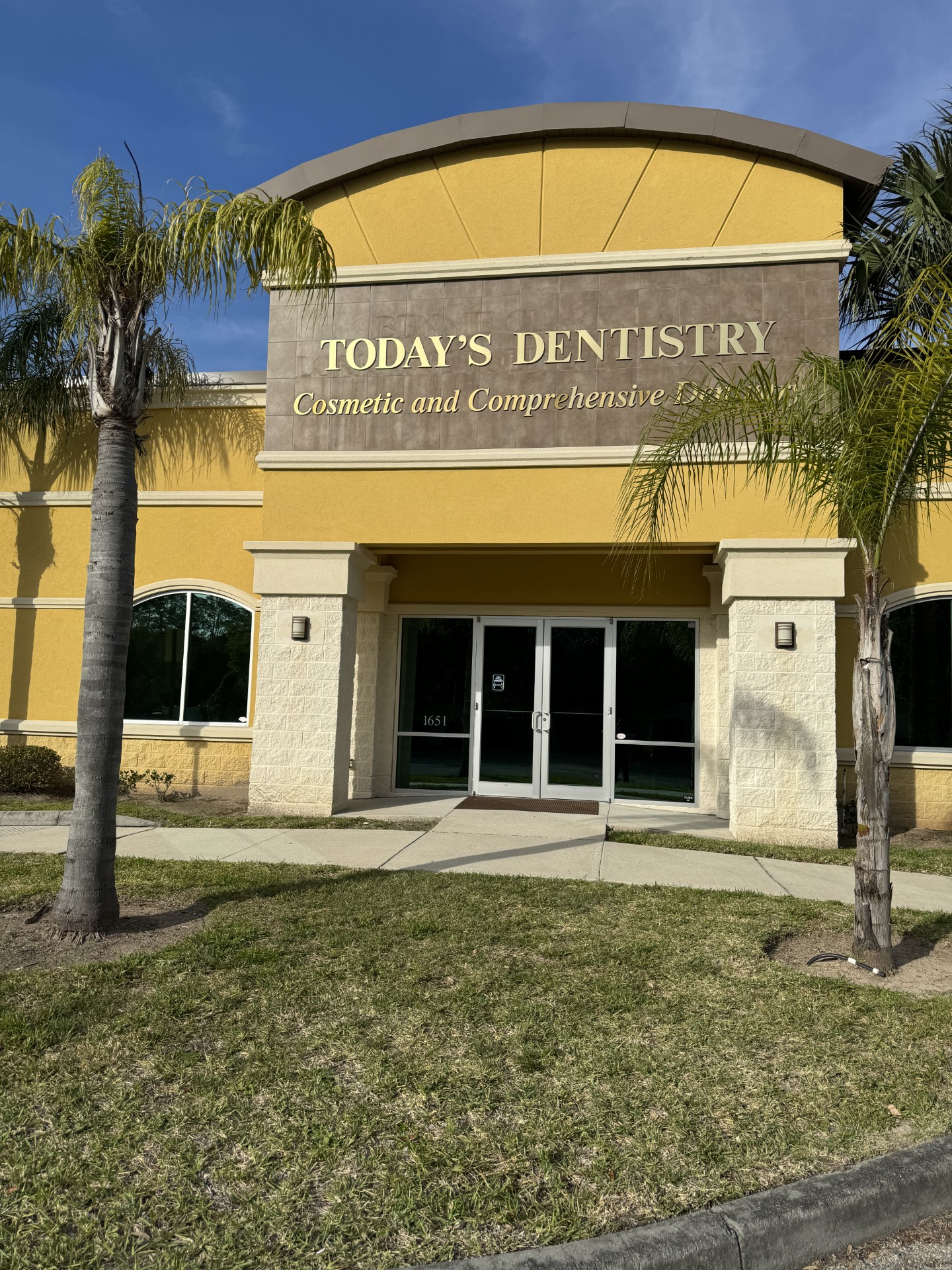 Front of office, Today's Dentistry of Jacksonville. Dentist in Jacksonville, FL. 
