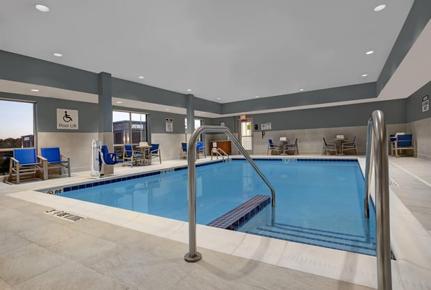 Images Holiday Inn Express & Suites Milwaukee - Brookfield by IHG