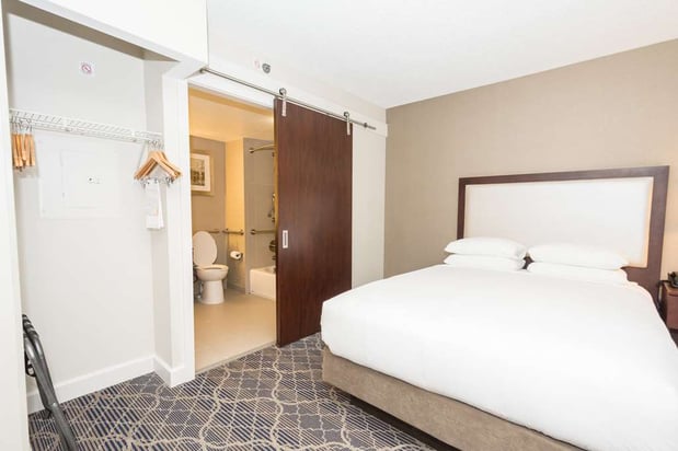 Images DoubleTree Suites by Hilton at The Battery Atlanta