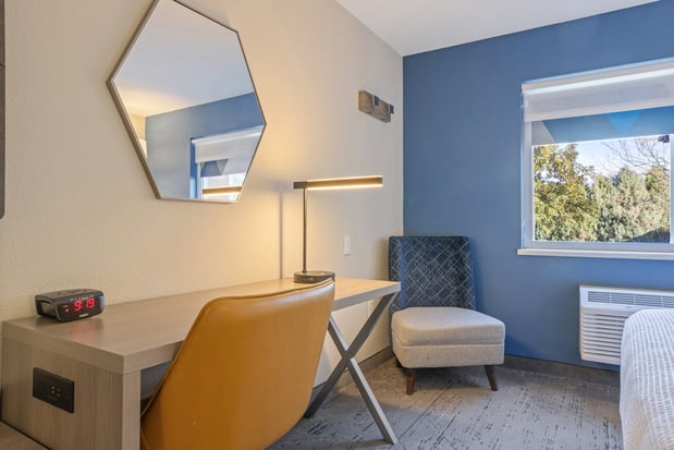 Images Holiday Inn Express & Suites Torrington by IHG