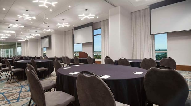 Images Embassy Suites by Hilton Sarasota