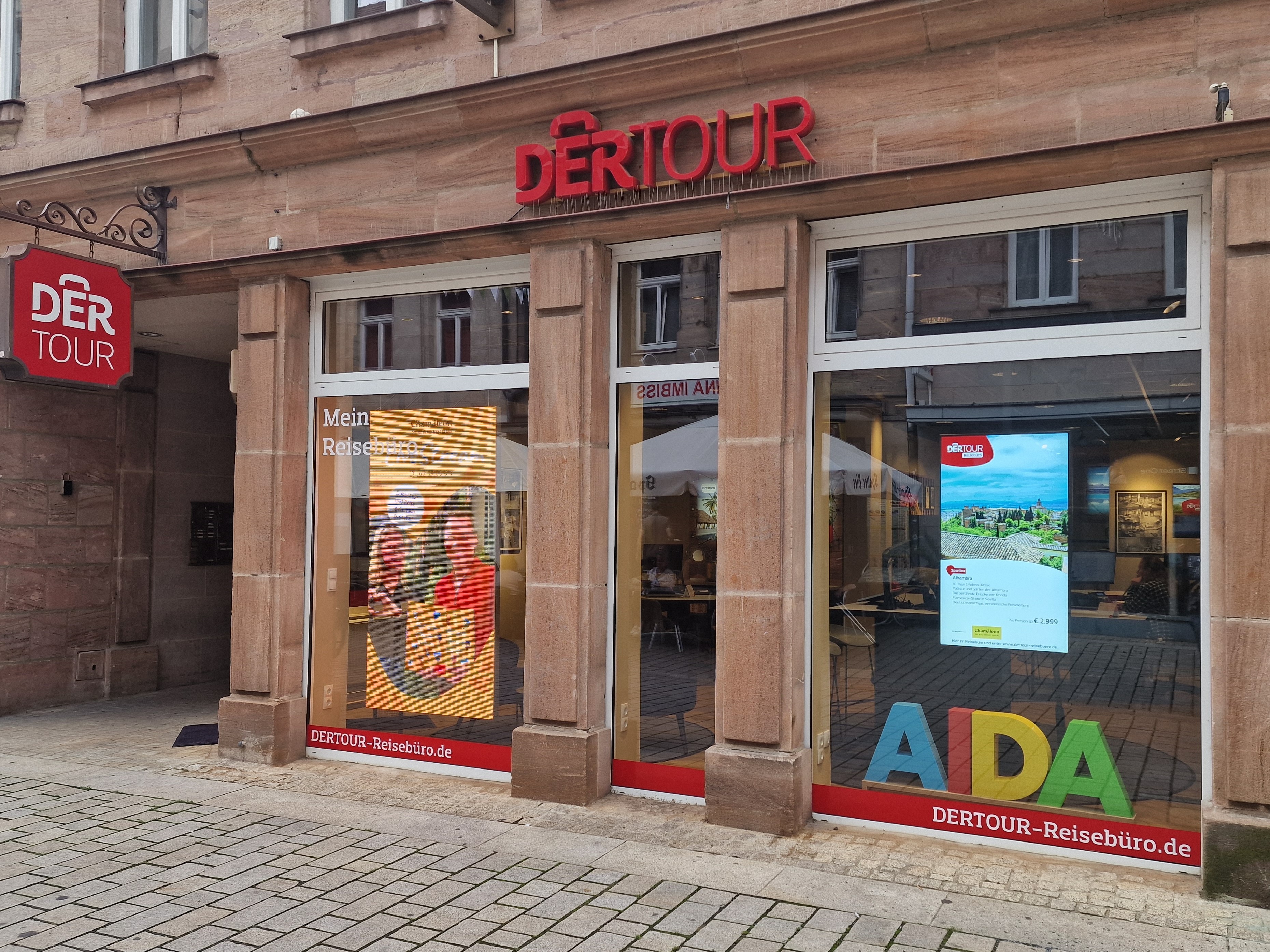 Bild 1 DERTOUR Reisebüro in Fürth