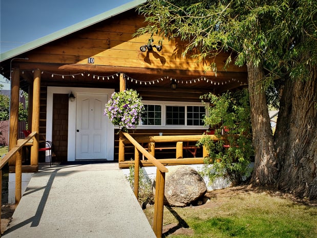 Images Log Cabin Motel
