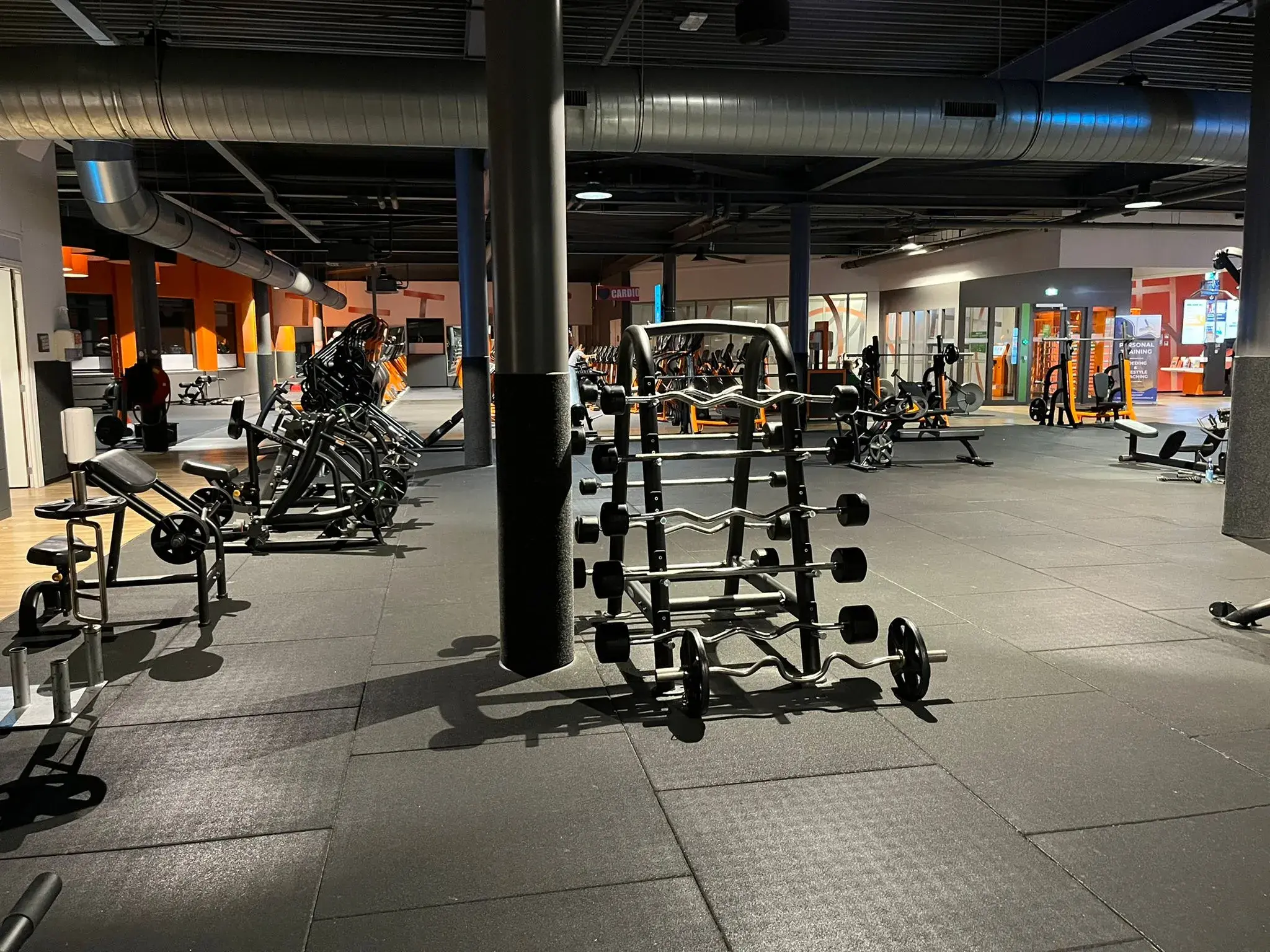 Foto's Basic-Fit 24/7