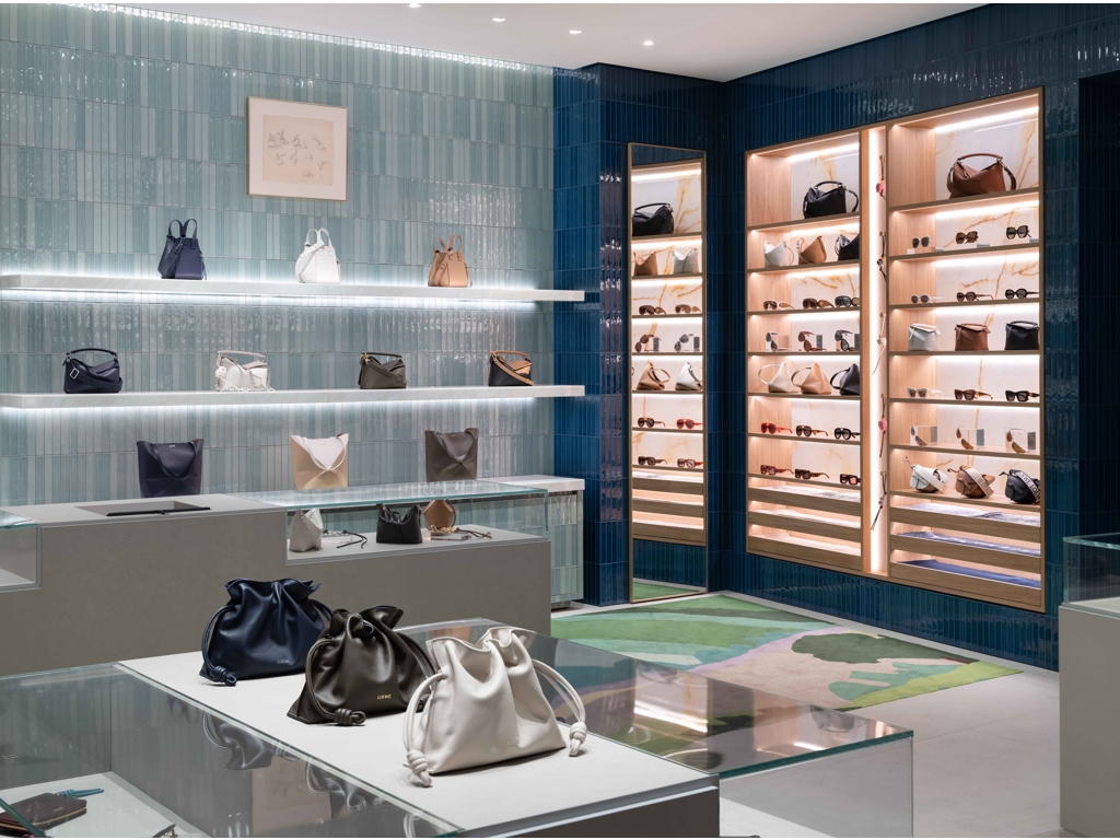 LOEWE Heathrow Airport - T3