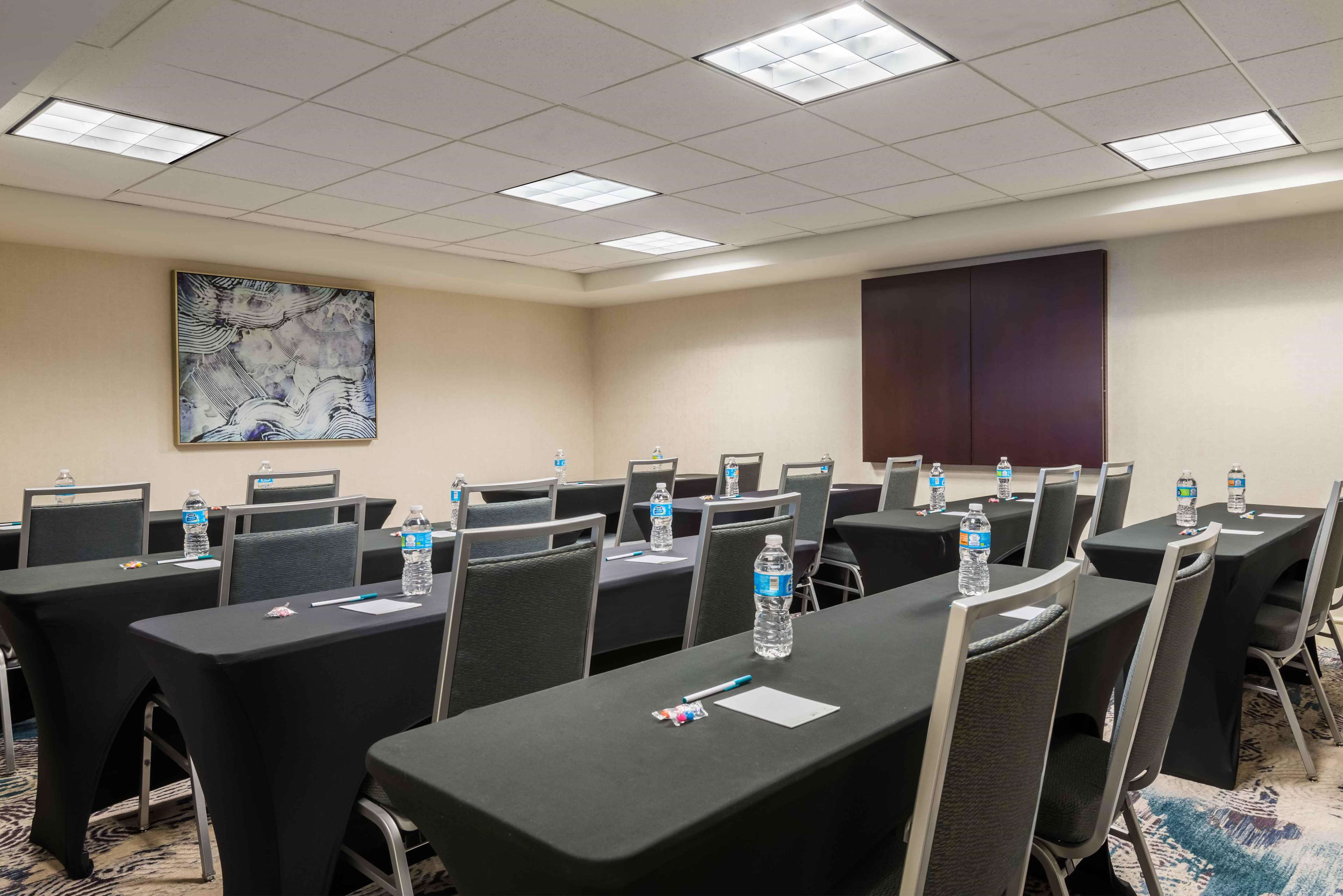 Homewood Suites by Hilton Tampa Airport - Westshore Photo