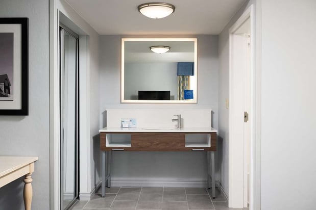 Images Hampton Inn & Suites Cape Cod-West Yarmouth