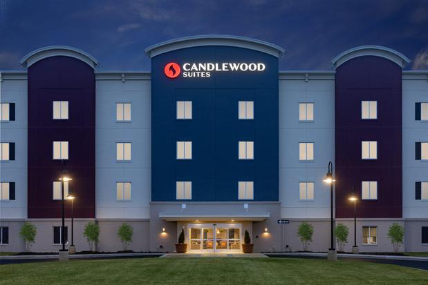 Images Candlewood Suites Building 2250