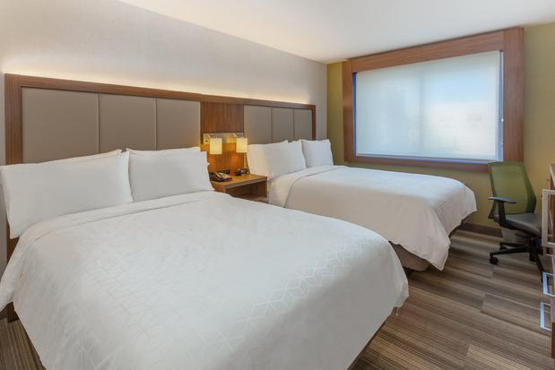 Images Holiday Inn Express LaGuardia Arpt by IHG