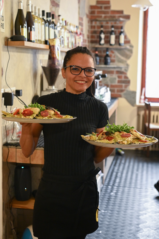 Images Pizzeria Ristorante Divina Pizza