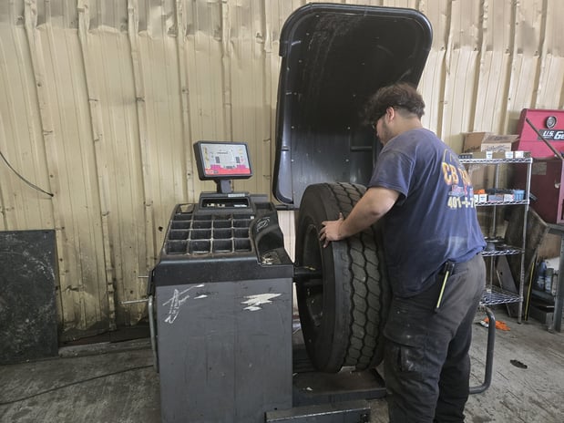 Images CB Truck Tire Service Inc