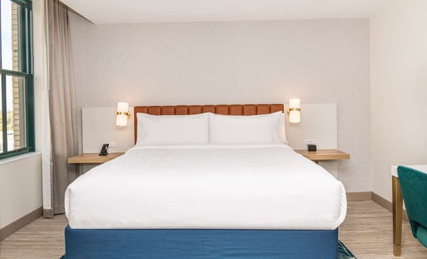 Images Hilton Garden Inn Flint Downtown