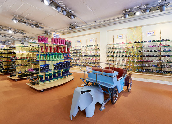 Schuhe by Sutor Deggendorf, Oberer Stadtplatz 17 in Deggendorf