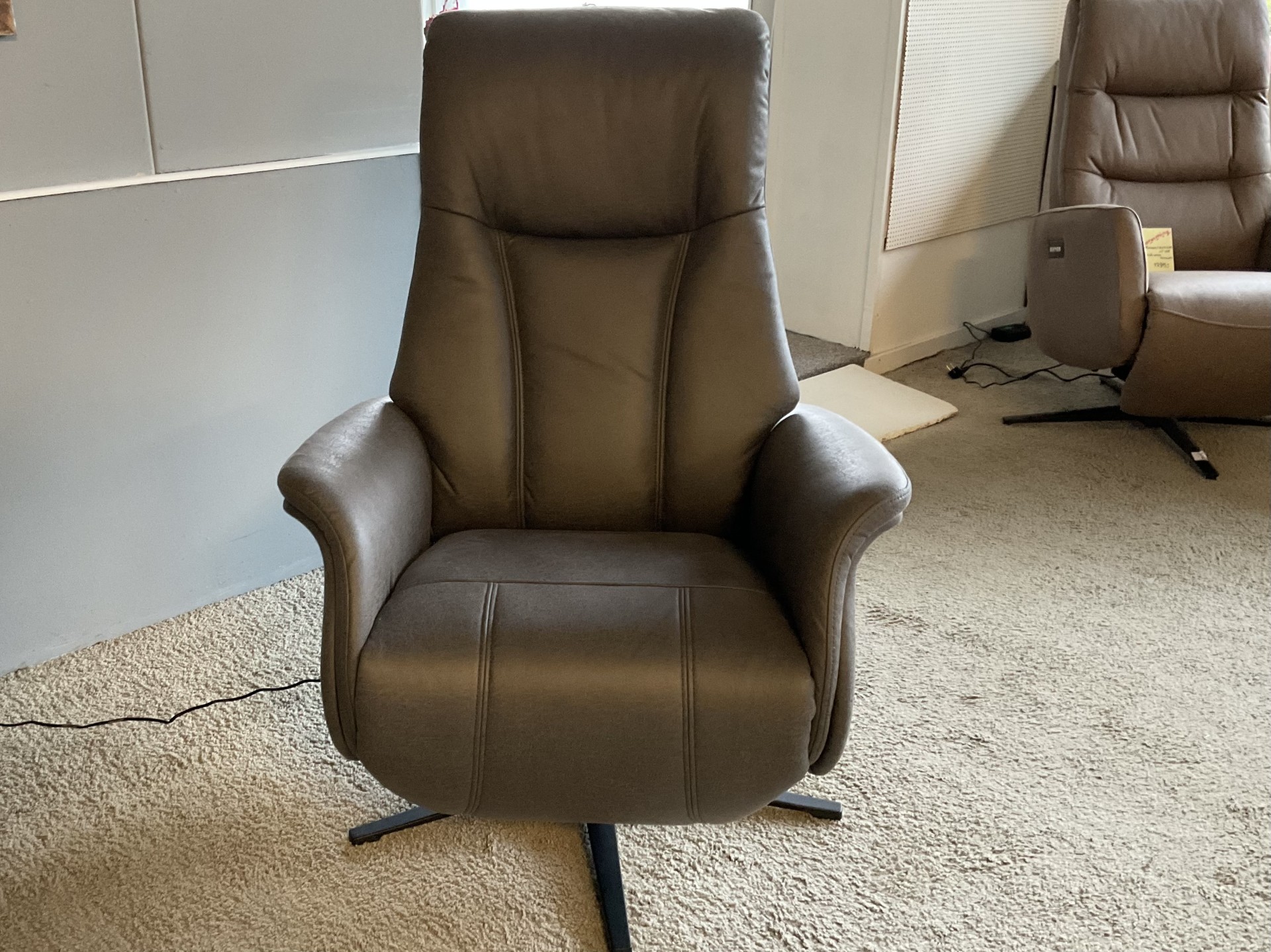 Foto's Euroverto Eikenmeubelen