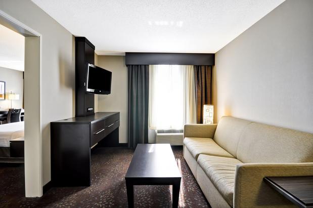 Images Holiday Inn Express Romulus / Detroit Airport, an IHG Hotel