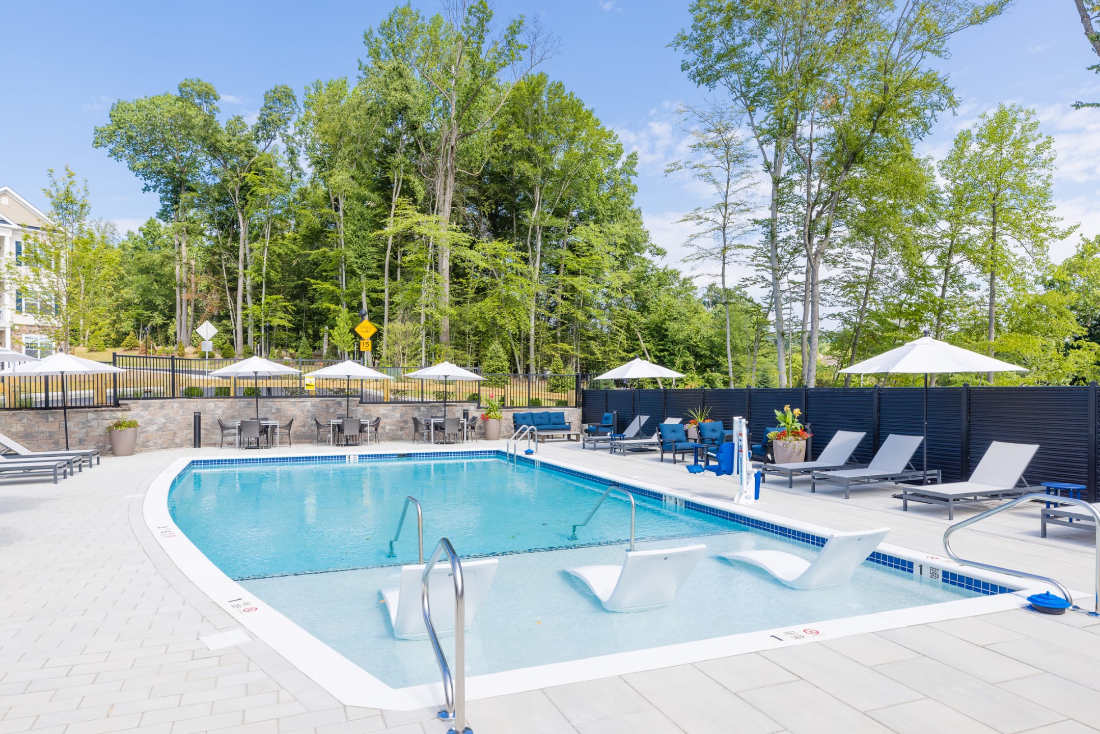 Exterior Pool