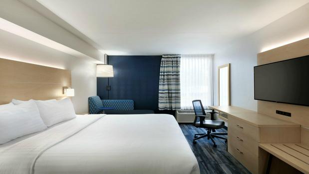 Images Holiday Inn Express Williamsbrg Busch Gardens Area by IHG