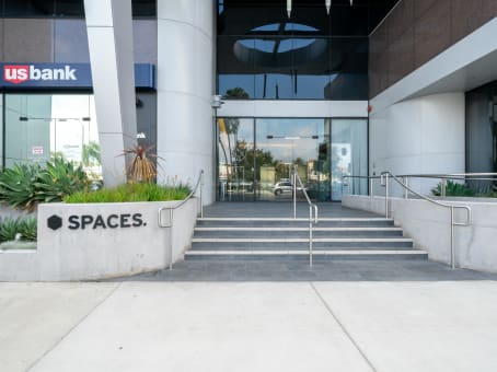 Images Spaces - California, Los Angeles - Spaces Fairfax