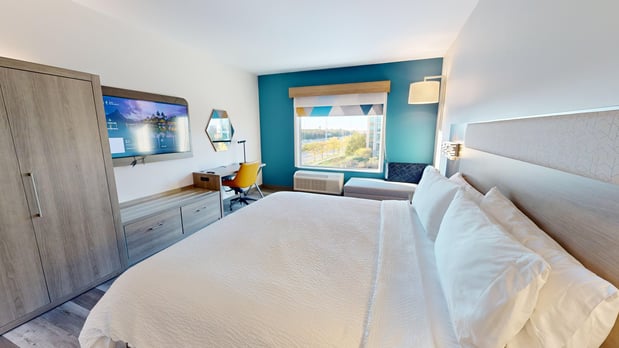 Images Holiday Inn Express & Suites Chicago Schaumburg by IHG