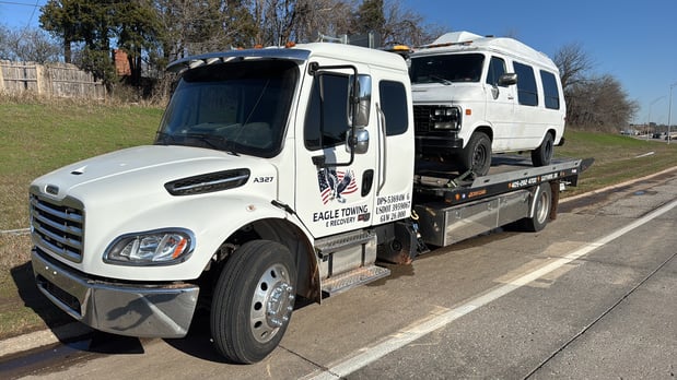 Images Eagle Towing & Recovery