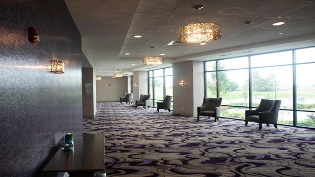 Images Holiday Inn & Suites Joliet Southwest, an IHG Hotel