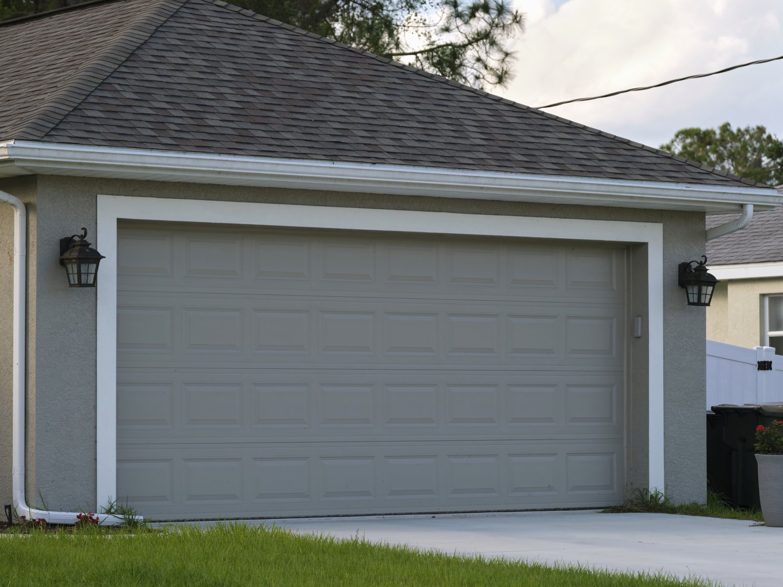 Skualo Garage Doors