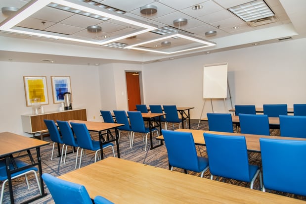 Images Holiday Inn Express & Suites Pittsburgh-South Side by IHG