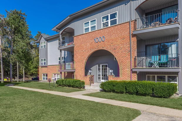 Images London Square & Blue Spruce Apartments