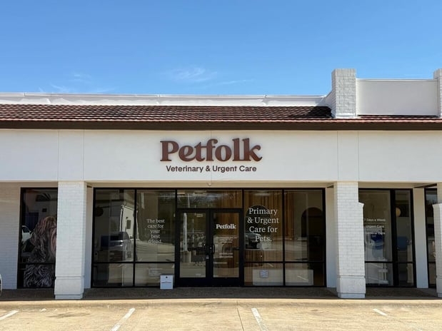 Images Petfolk Veterinary & Urgent Care - North Dallas