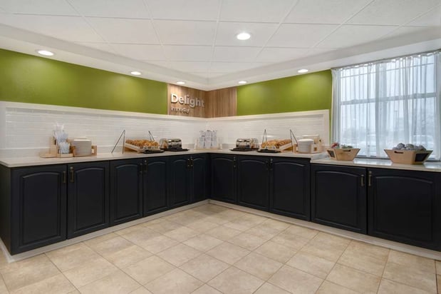 Images Spark by Hilton Rochester University Area