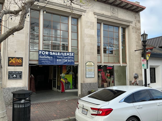 Images CoinFlip Bitcoin ATM - Twisted Roots Monterey Smoke Shop (Monterey)