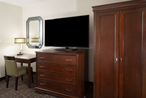 Images Embassy Suites by Hilton Philadelphia Airport