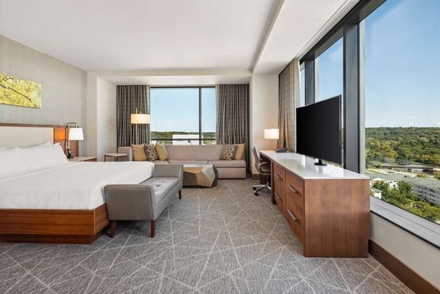 Images Hilton Rochester Mayo Clinic Area