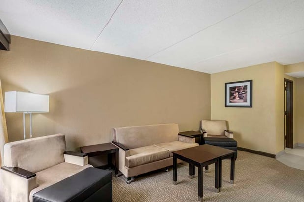 Images Best Western Harrisburg North