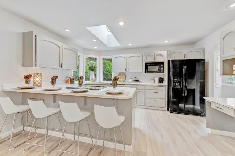 Images Spectrum Real Estate Services - Senior Solutions