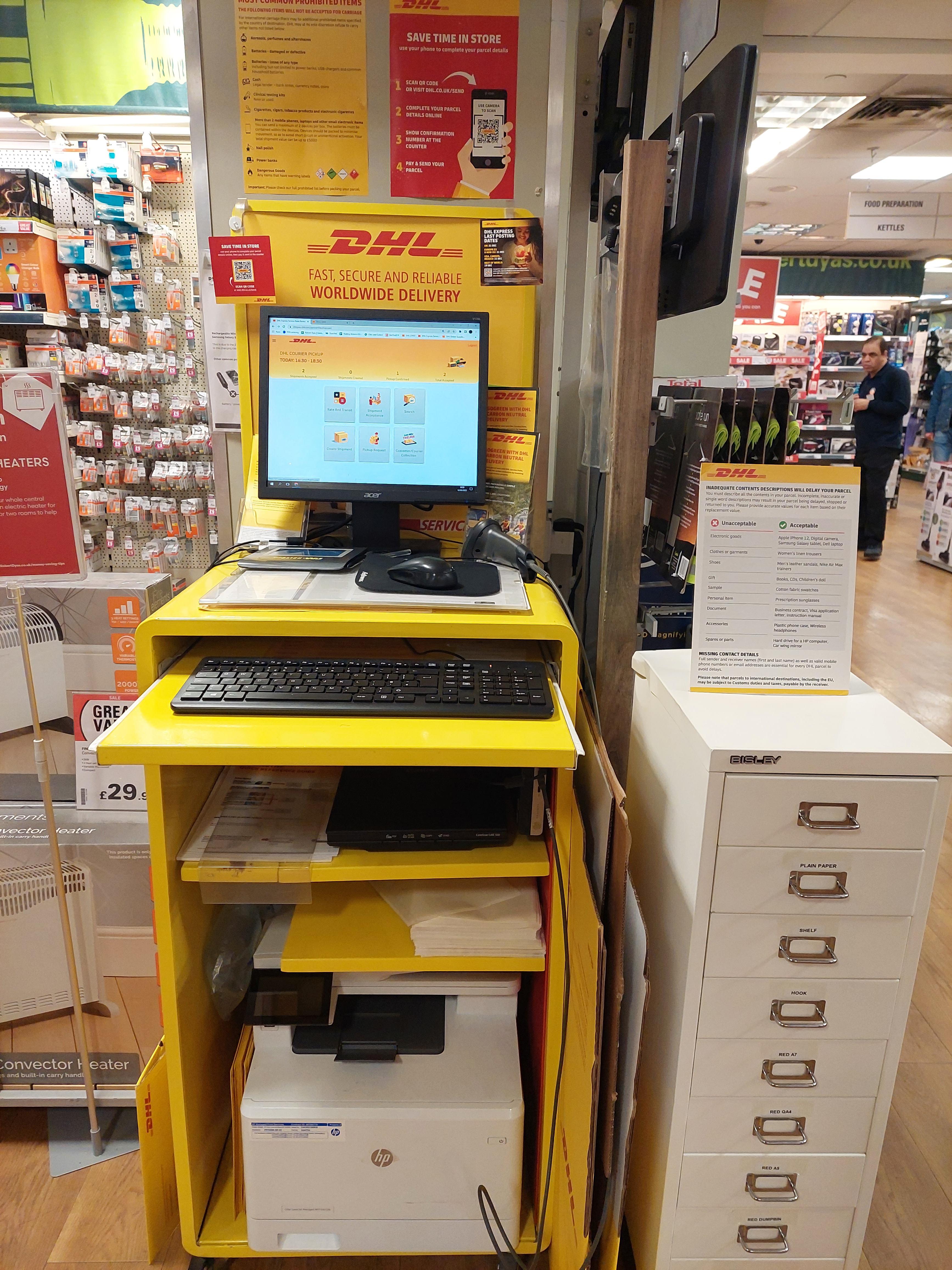 Images DHL Express Service Point (Robert Dyas Canary Wharf)