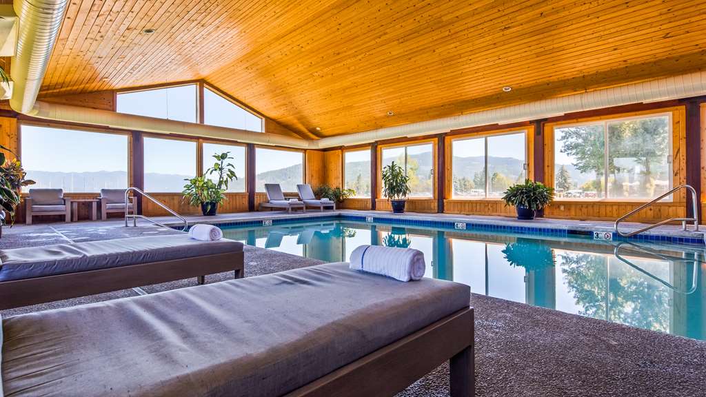 Indoor Pool / Hot Tub 