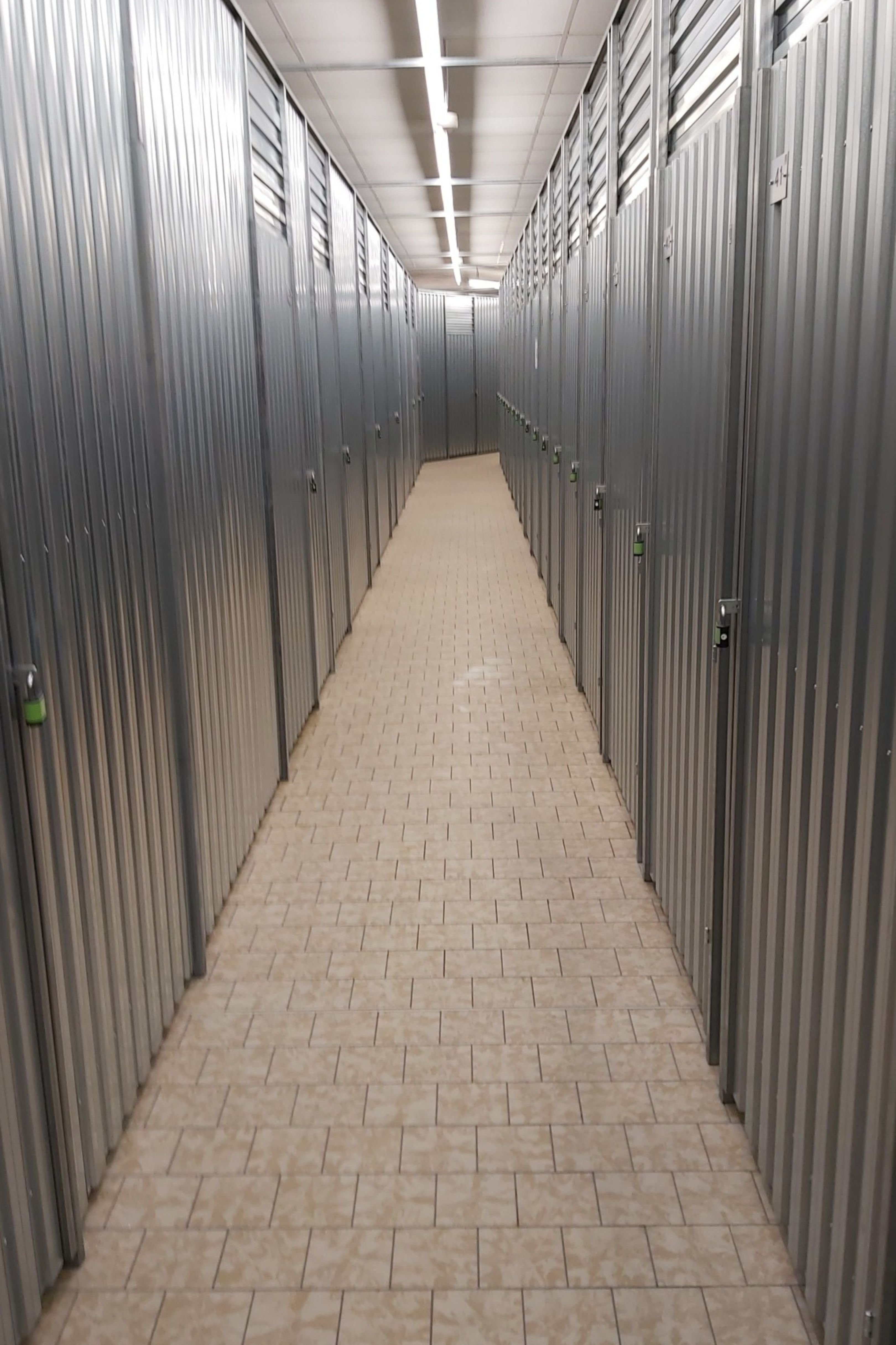 Storebox - Dein Lager nebenan, Manforter Straße 156 in Leverkusen