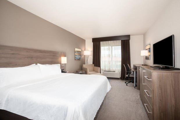 Images Holiday Inn Express & Suites Manhattan by IHG