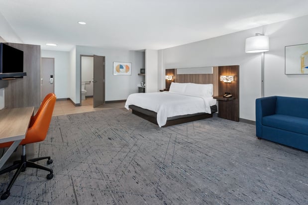 Images Holiday Inn Express & Suites Chicago-Algonquin by IHG