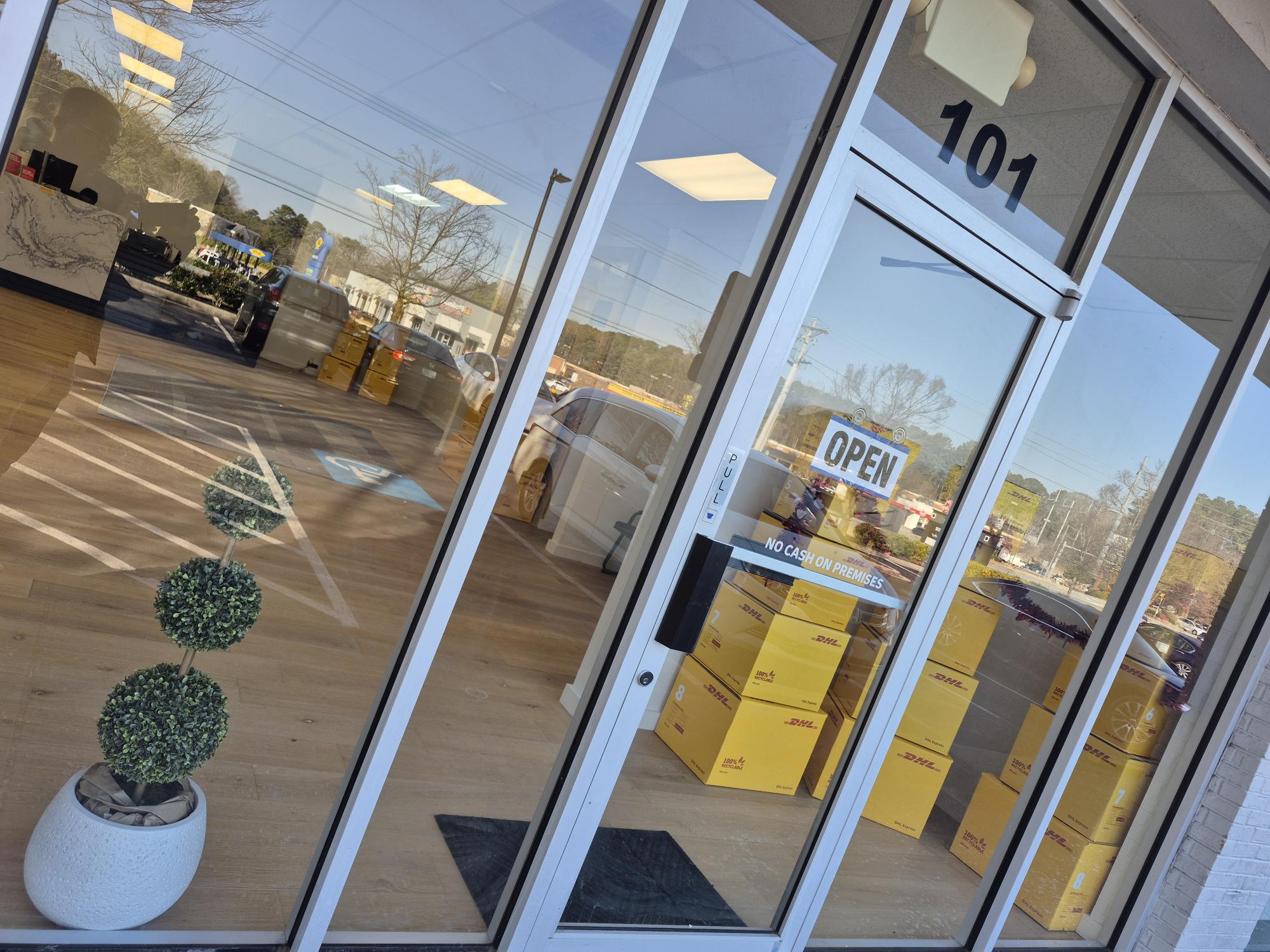 DHL Express Service Point Image