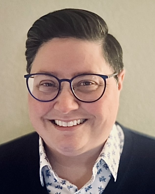 Tina Lenderman headshot