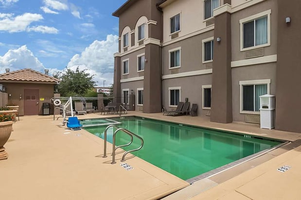 Images Best Western Douglas Inn & Suites