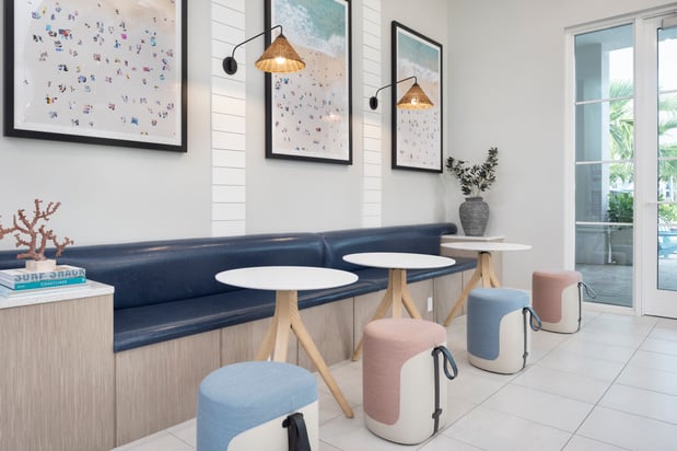 Images Everly Apartments