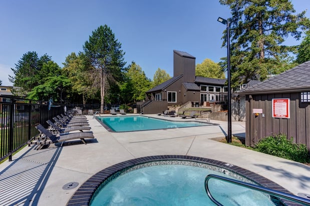 Images Commons at Redwood Creek Apartments