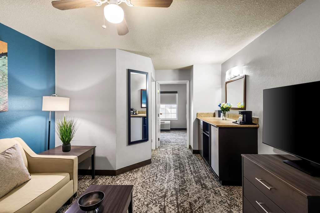BW FortWayne IN DoubleQueenSuite