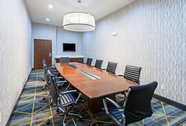 Images Holiday Inn & Suites McKinney - N Allen by IHG