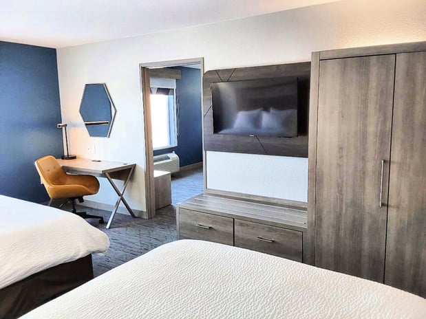 Images Holiday Inn Express & Suites Antigo by IHG