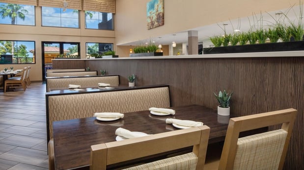 Images Holiday Inn Phoenix - Chandler by IHG