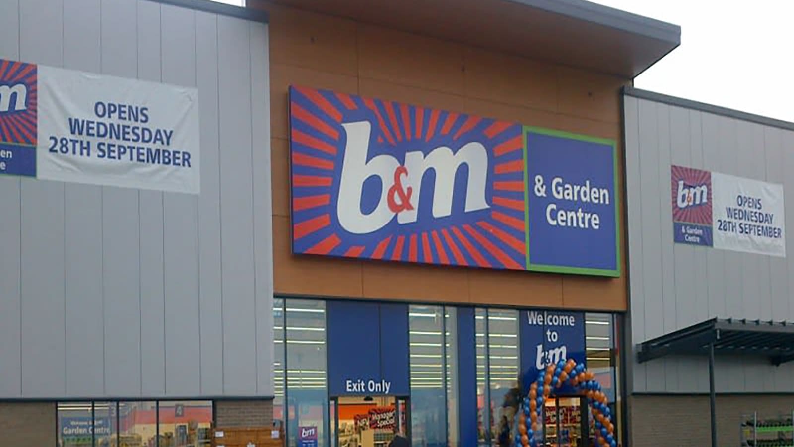 Images B&M Store with Garden Centre
